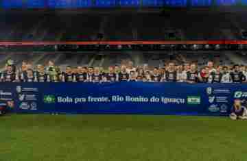 Ídolos do futebol paranaense se unem em campo para ajudar Rio Bonito do Iguaçu